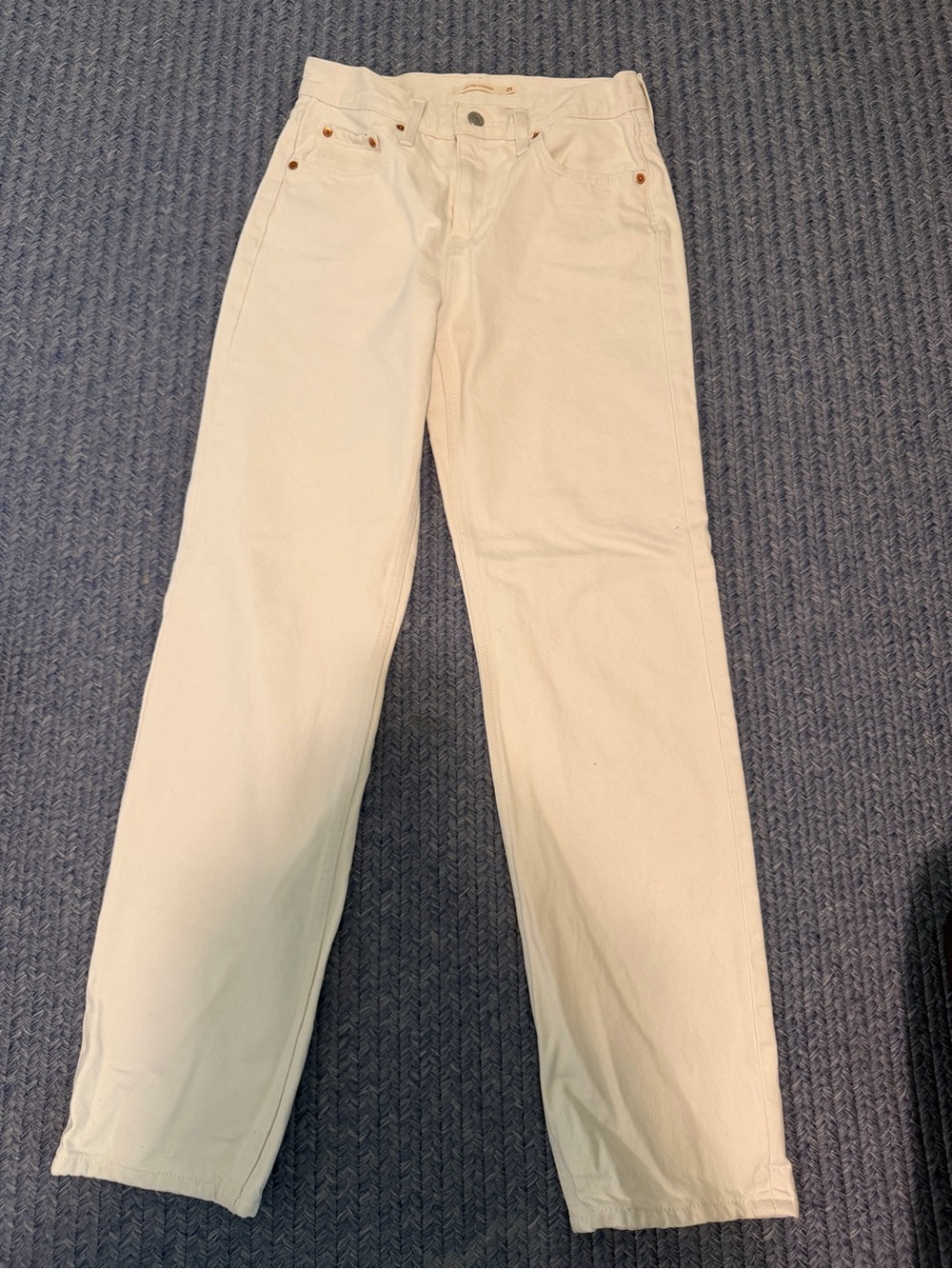 Levi's Straight Leg Mid Rise Jeans in Off-White/Cream